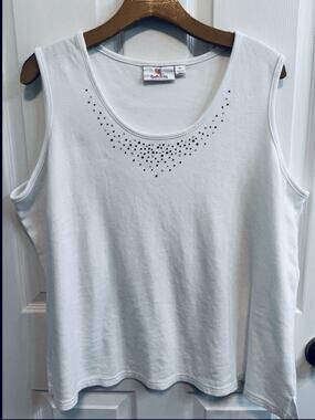Quacker Factory XL White Tank Rhinestoness At Neck 100% Cotton